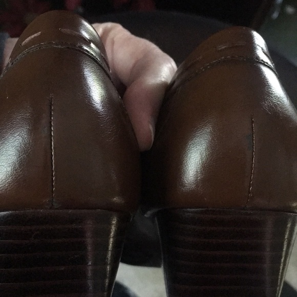 Cute wedge shoe with  stitching details - Picture 8 of 8